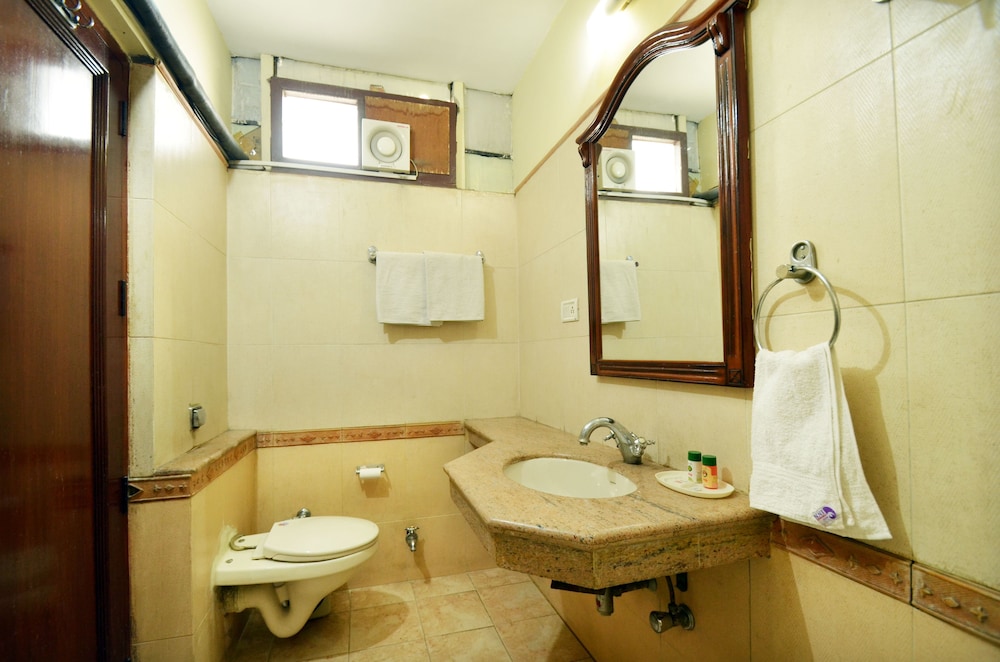 Standard Double Or Twin Room, 1 Double Bed, Private Bathroom photo 3