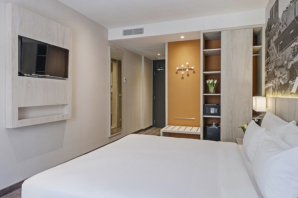 Double Room Single Use thumbnail 5
