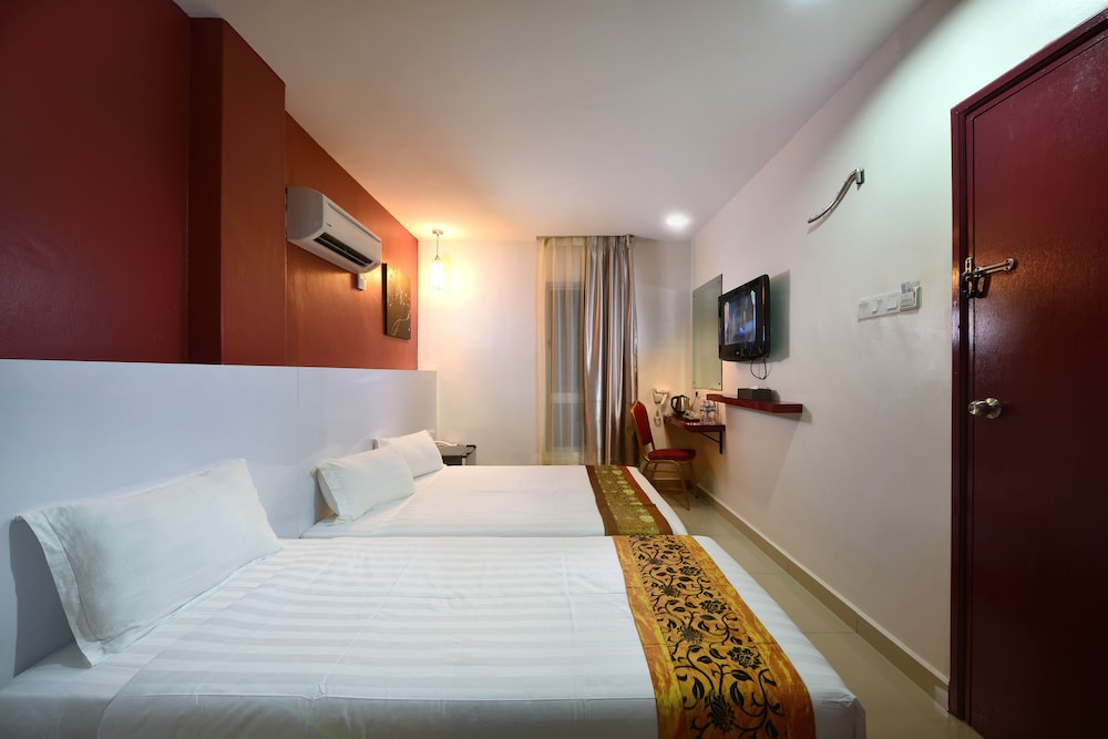 Standard Room, 2 Twin Beds, No Windows - Photo 1