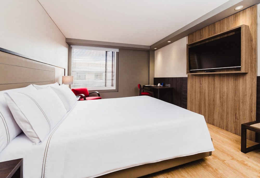 Premium Double Room, 1 Queen Bed photo 2