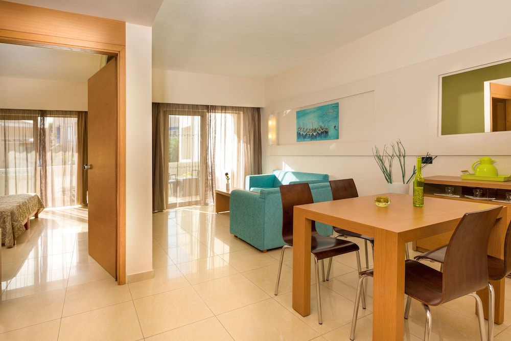 Junior Suite, Garden View photo 1
