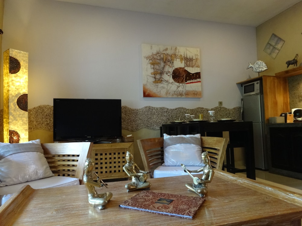 Suite, 2 Bedrooms - Photo 5