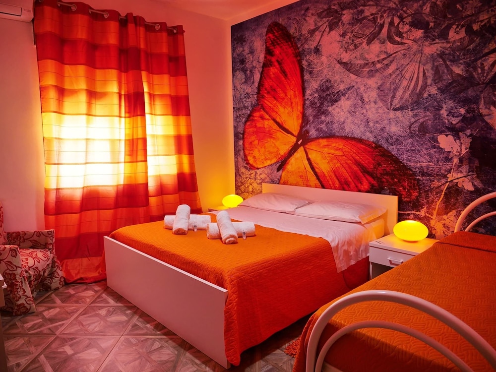 Triple Room (Farfalla)