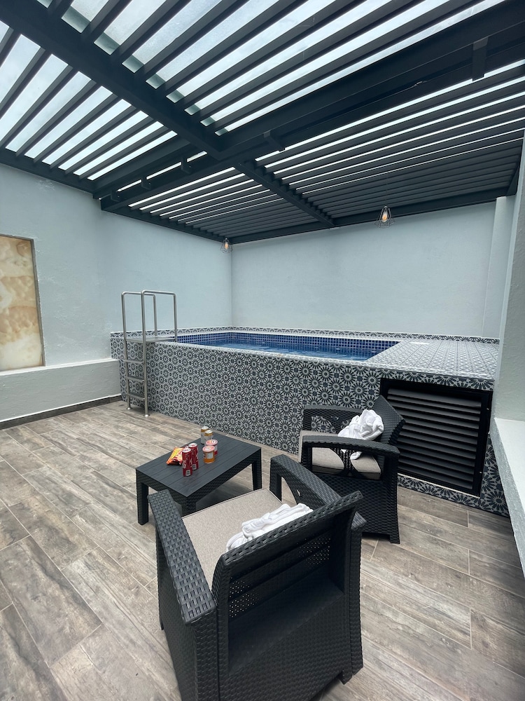 Habitacion Junior Suite con alberca