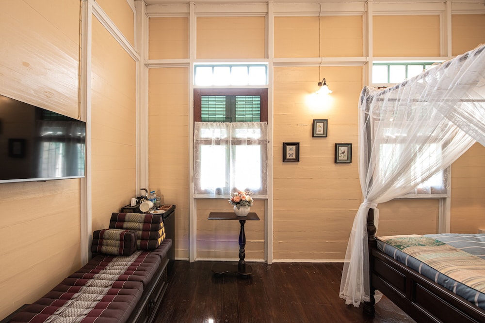Superior Room, 1 Queen Bed, Non Smoking, Private Bathroom photo 2