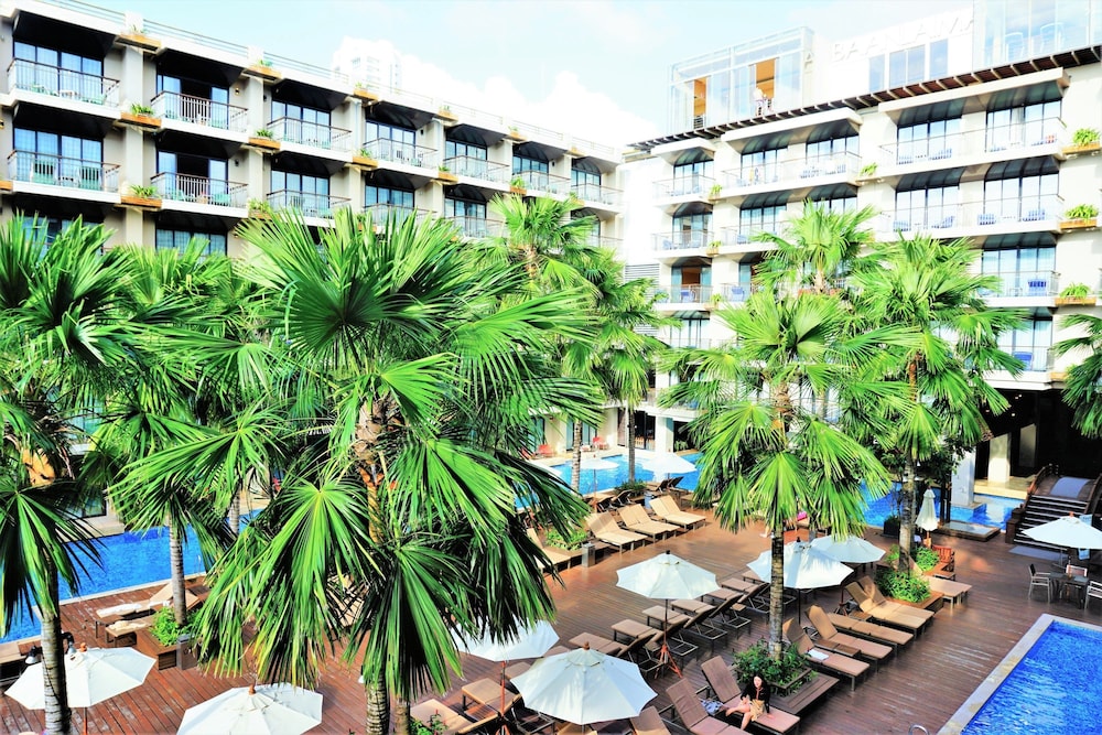Deluxe Double or Twin Room, Pool View - Photo 8