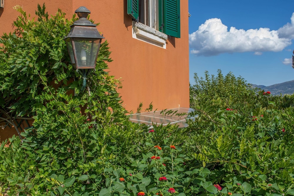 Villa photo 3