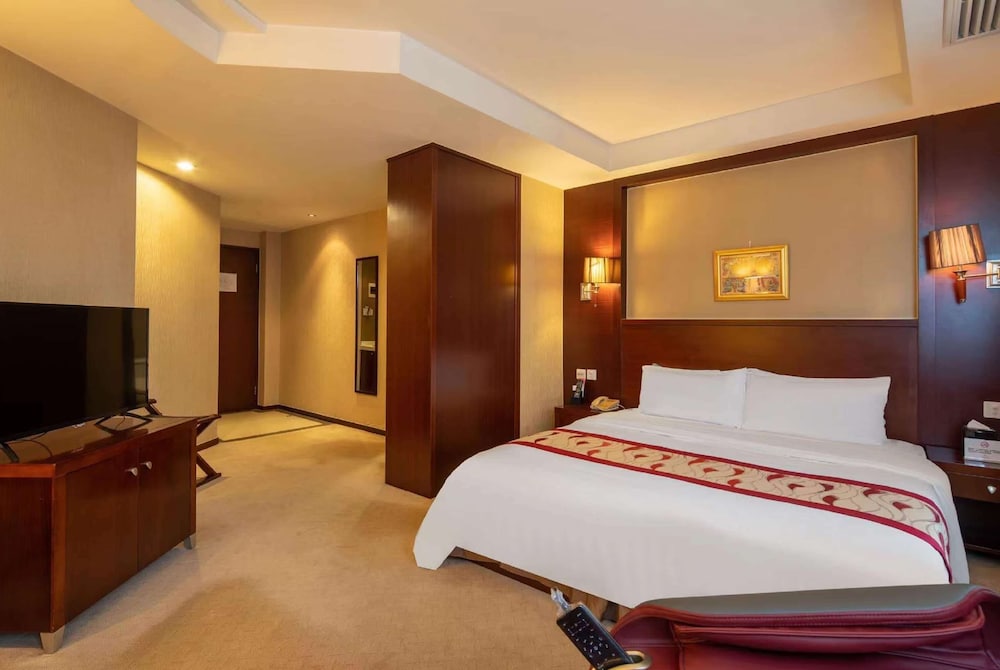 Deluxe Room, 1 Queen Bed, Non Smoking