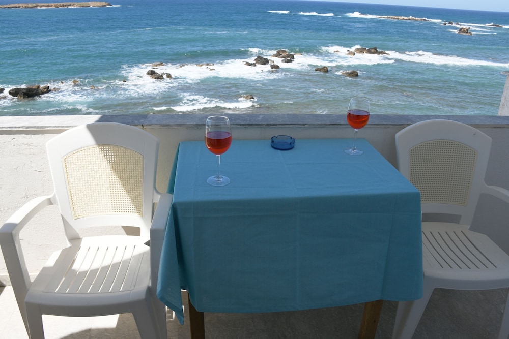 Single Room, Sea View