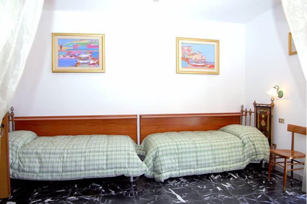 Quadruple Room, Balcony, Sea View photo 2