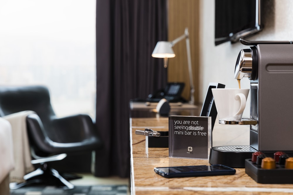 CLUB 65 Studio Suite King (with Club Lounge Access)