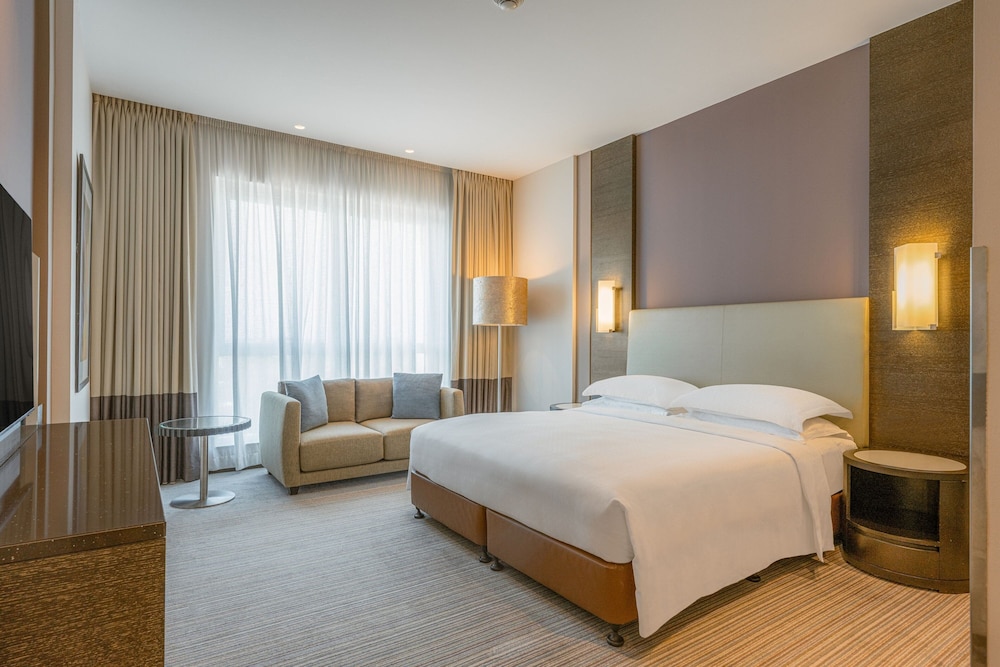 Classic Room, 1 King Bed, Smoking