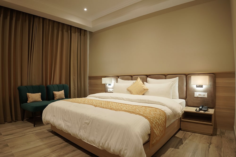 Exclusive Single Room, 1 Double Bed, Hill View