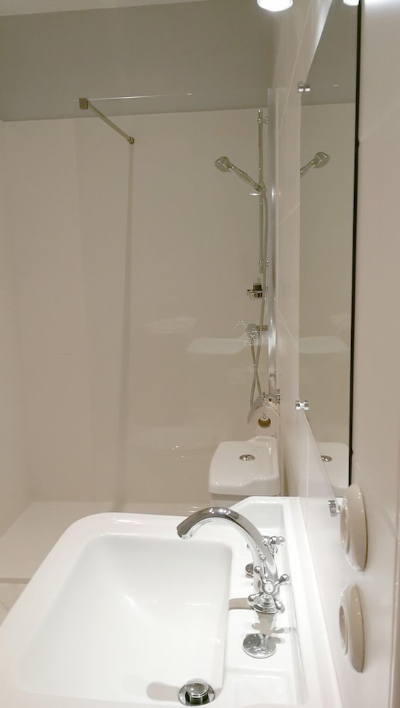 Superior Double Room, Ensuite, Park View ( SWEDISH GRACE) photo 3