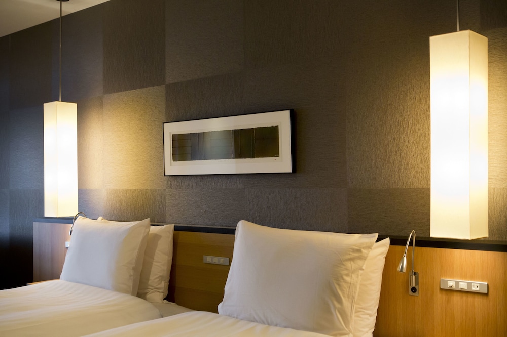 High Floor Standard Twin Room photo 2