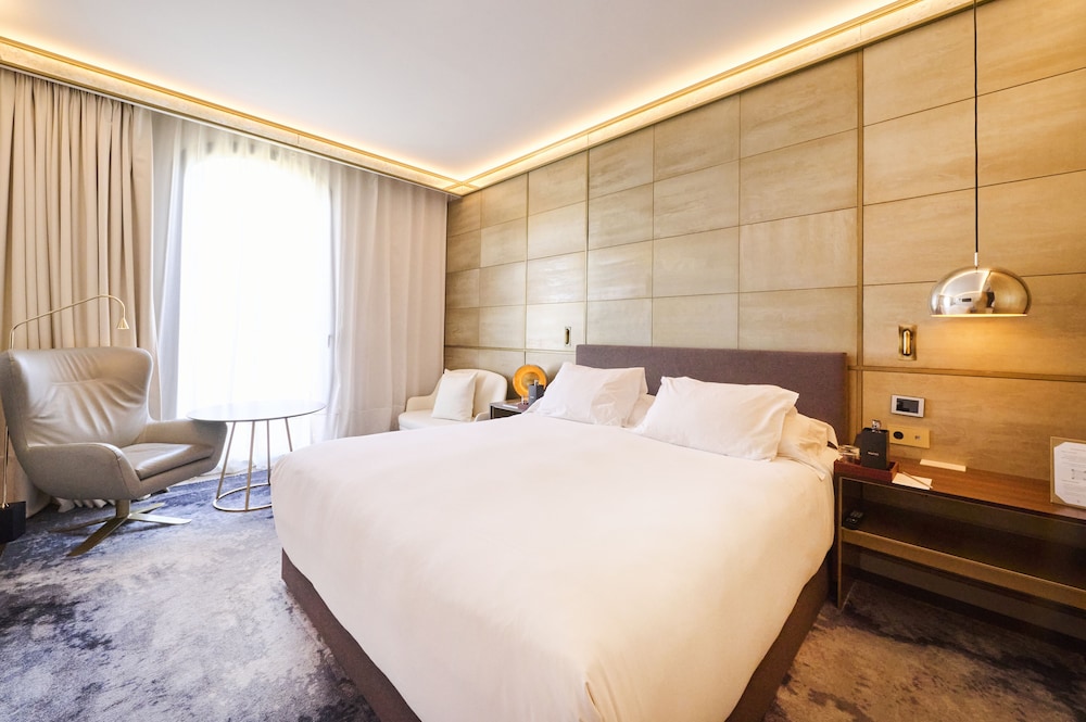 Family Connecting Rooms