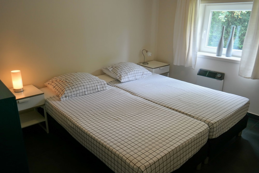 Bungalow, 3 Bedrooms, Terrace, Garden View photo 1