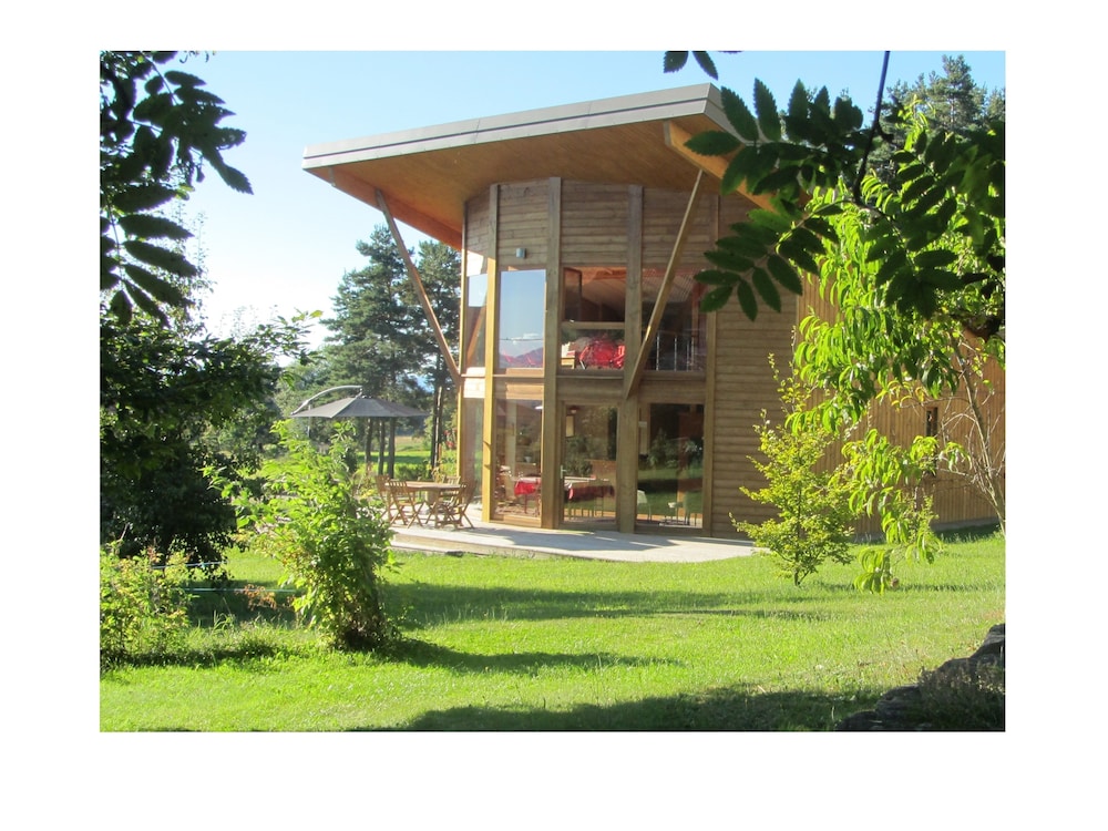 Comfort Chalet, Ensuite, Mountain View (La Clé Des Champs) photo 1