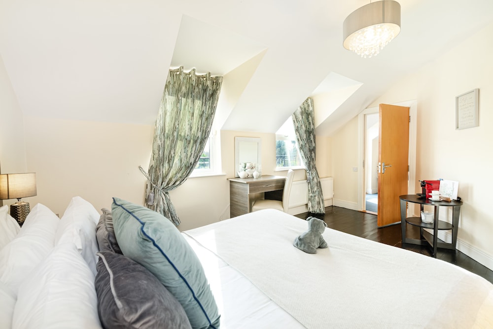 Deluxe Double Room - Photo 13