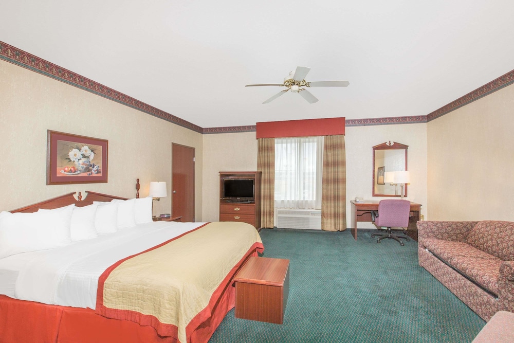 Studio Suite, 1 King Bed, Non Smoking