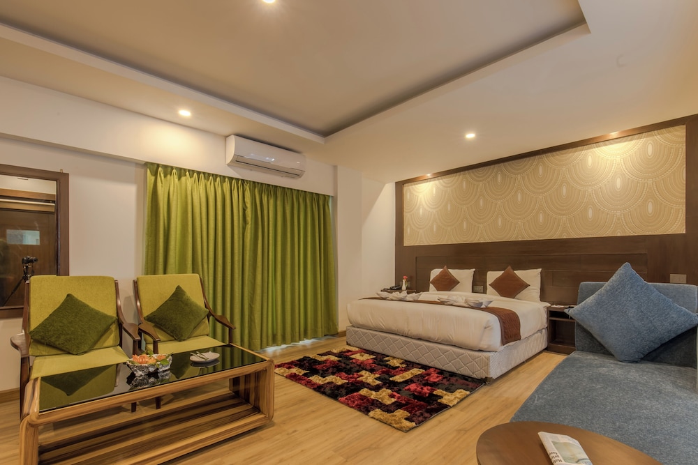 Executive Room - Photo 9