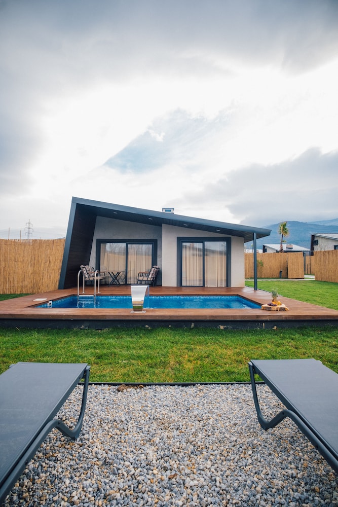 Junior Garden Villa with Heated Pool - Photo 13