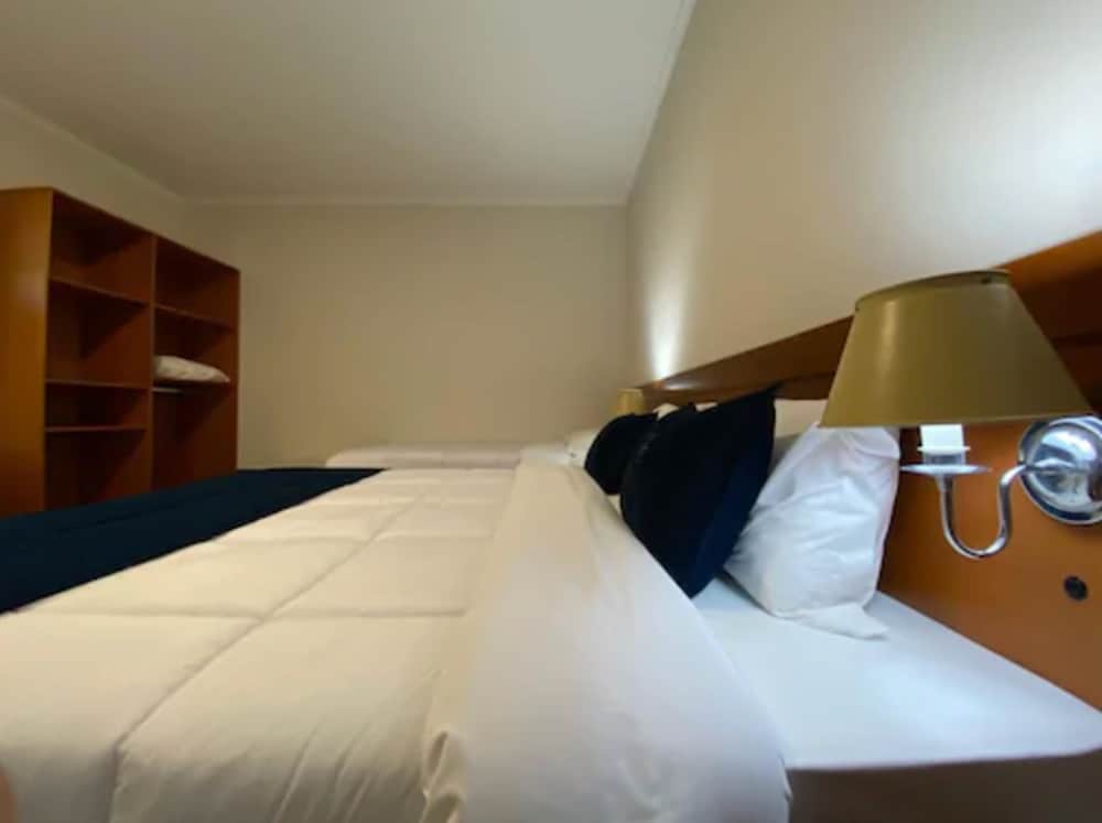 Deluxe Triple Room photo 2