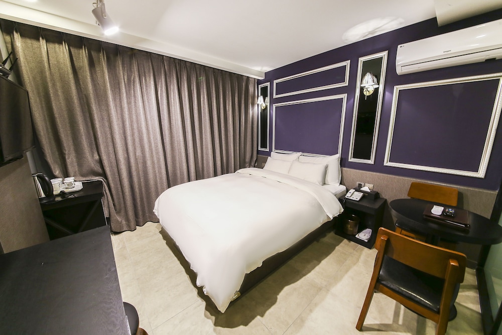 Standard Double Room, 1 Bedroom, Non Smoking - Photo 6