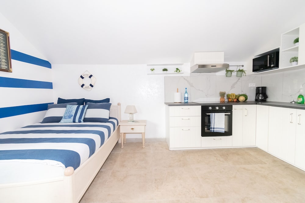 Blue Marine Apartment - Photo 16