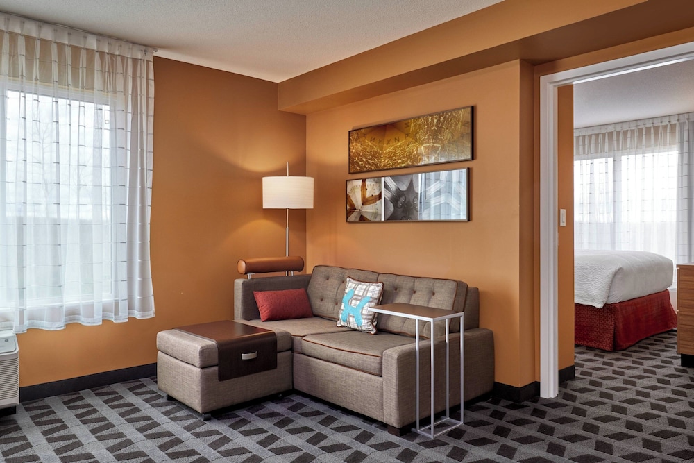 Suite, 1 Bedroom - Photo 2