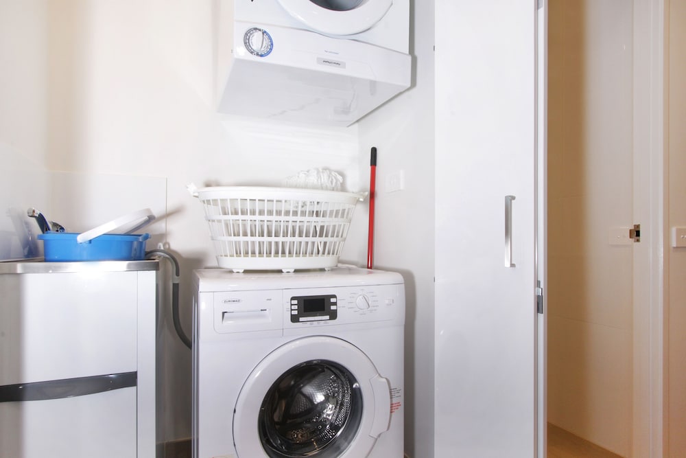 Apartment, 1 Bedroom (404/51 Mort Street) photo 2