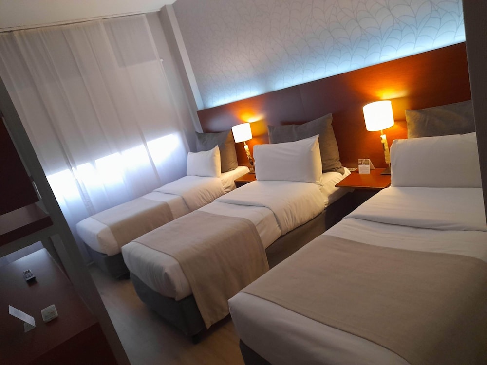 Standard Triple Room photo 2