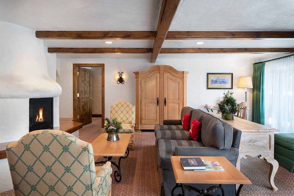 Vail Mountain 2 Bedroom Suite 1 King and 2 Doubles 1 Floor - Photo 1