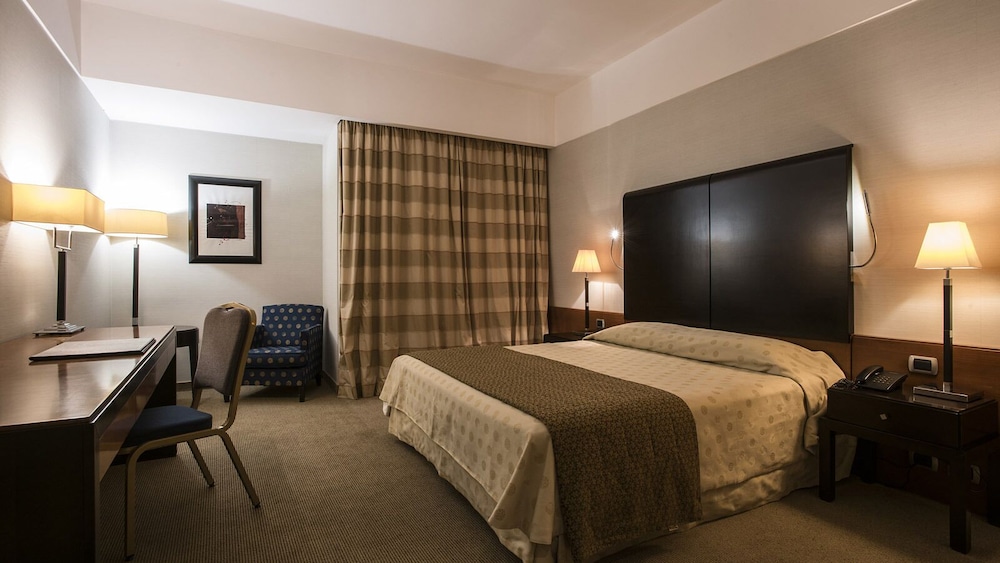 Executive Room - Photo 2