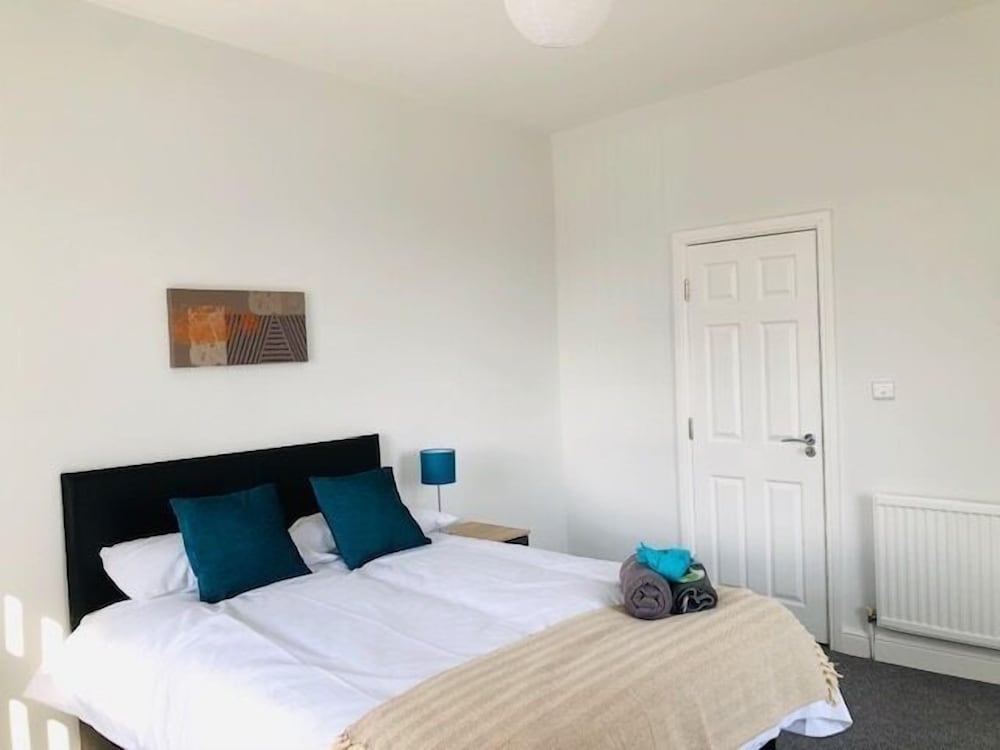 Superior Double Room, Shared Bathroom (With TV)