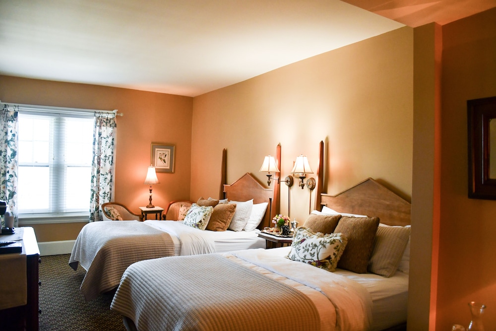 Standard Room, 2 Queen Beds photo 1