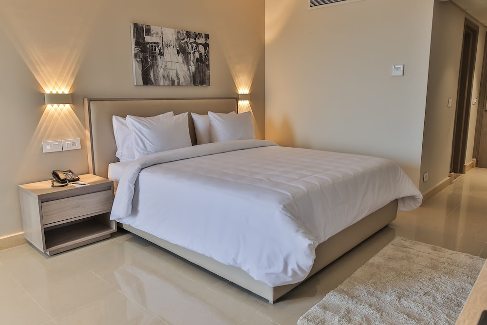 Deluxe Room, 1 King Bed, City View - Photo 1