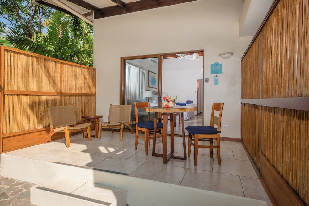 Suite, Beachfront photo 2