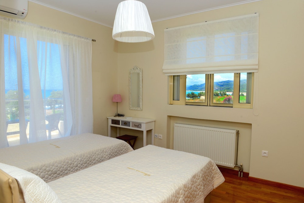 Villa, 5 Bedrooms, Private Pool, Sea View photo 3