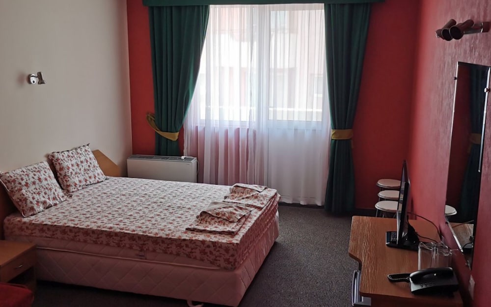 Classic Quadruple Room, Balcony