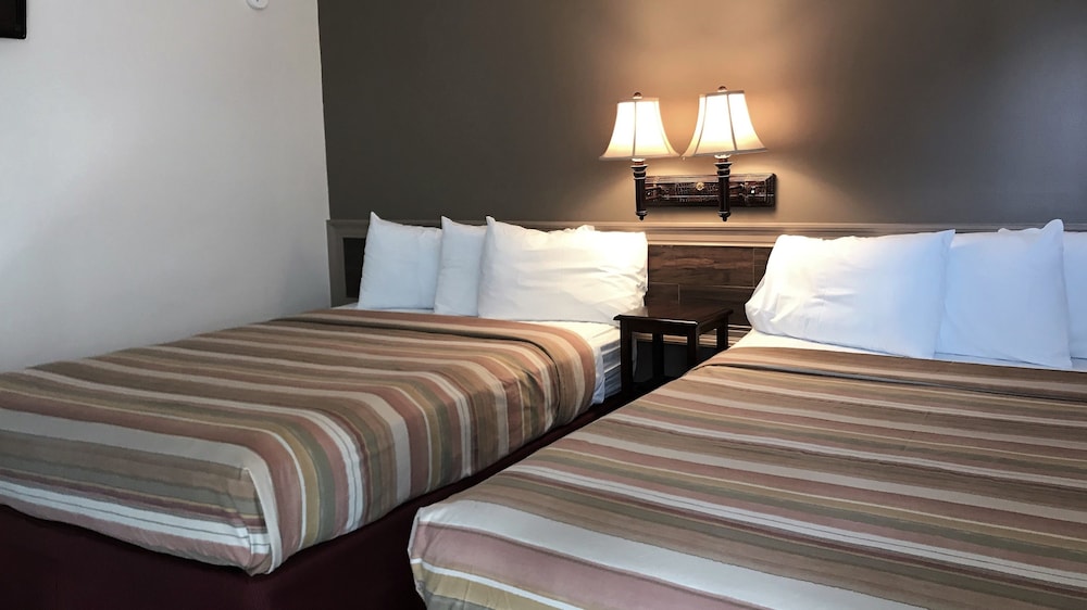 Deluxe Suite, Kitchenette (Private Balcony with  two Queen Bed) photo 3