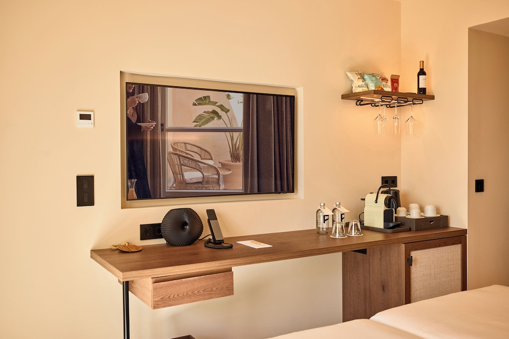 Standard Double Room (Flow)