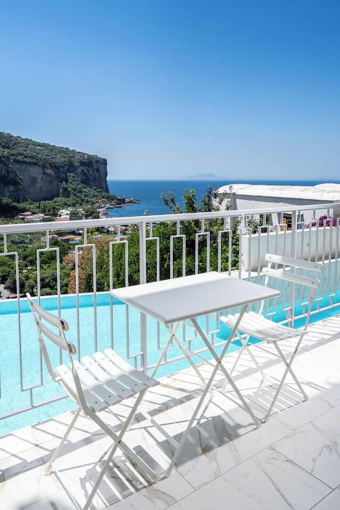 Junior Studio Suite, Sea View - Photo 16