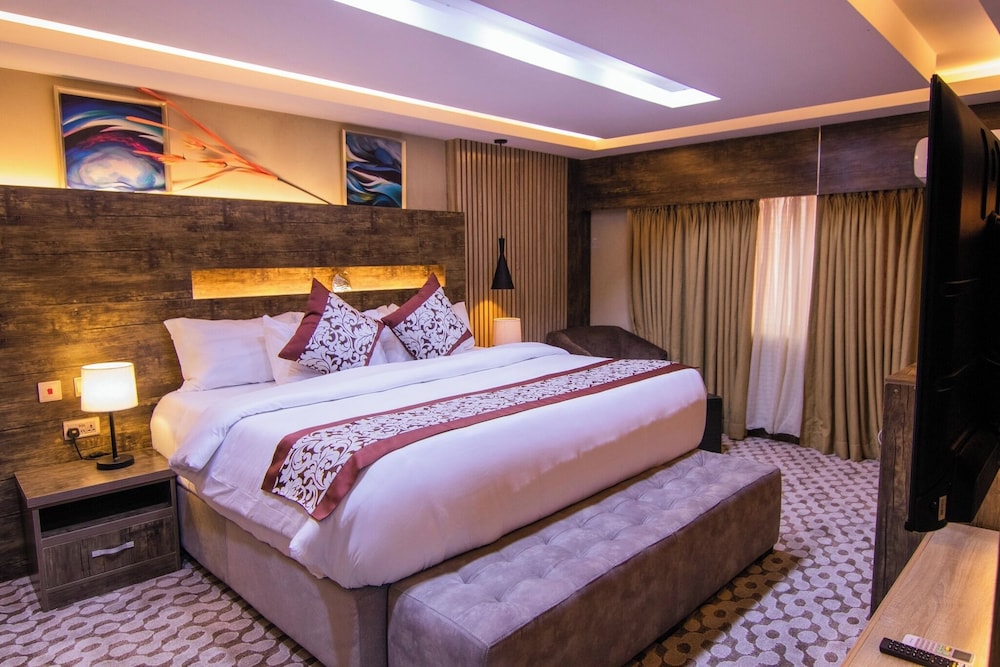Deluxe Room, Balcony, City View