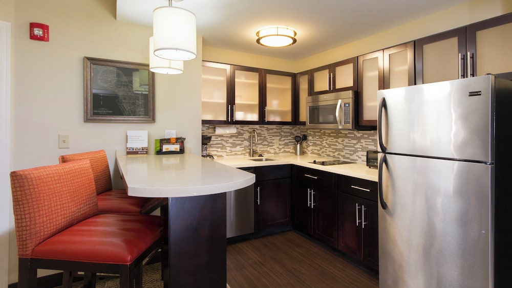 Room, 2 Bedrooms, Kitchen photo 1