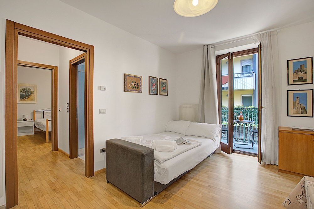 Family Apartment, Multiple Bedrooms (Ardaro 1)