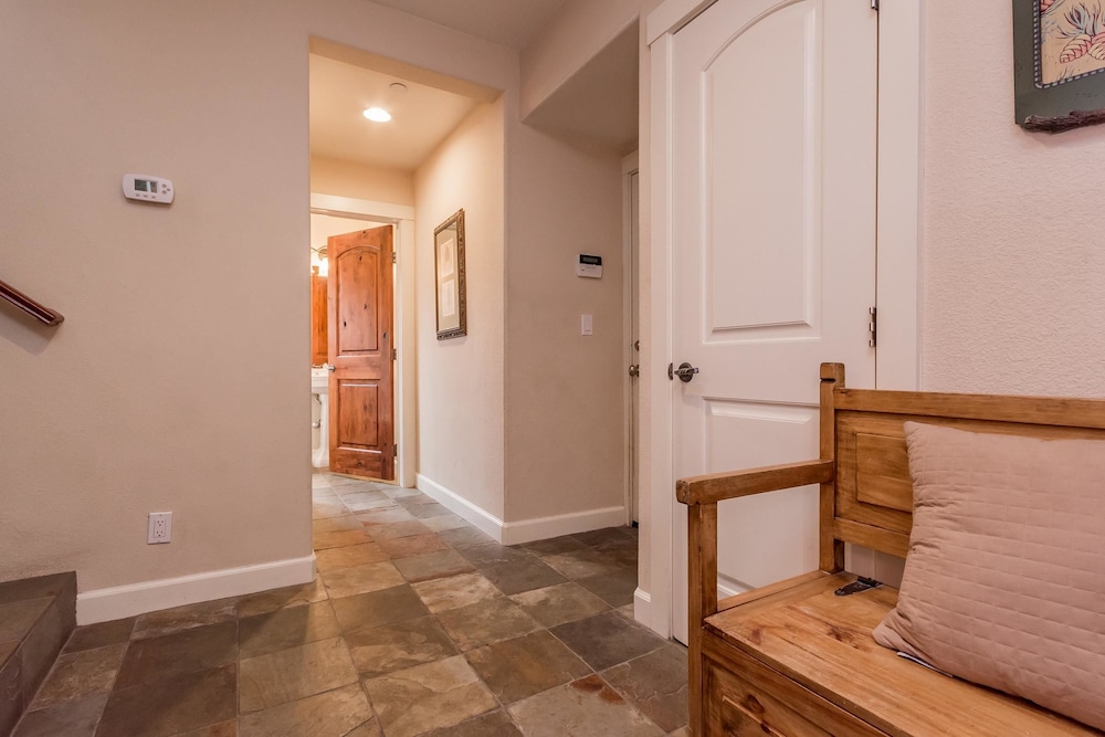 Townhome, 4 Bedrooms (Mammoth Gateway Village #11) photo 3