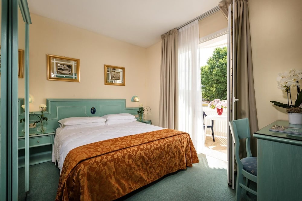 Classic Double or Twin Room, Non Smoking, Balcony - Photo 3