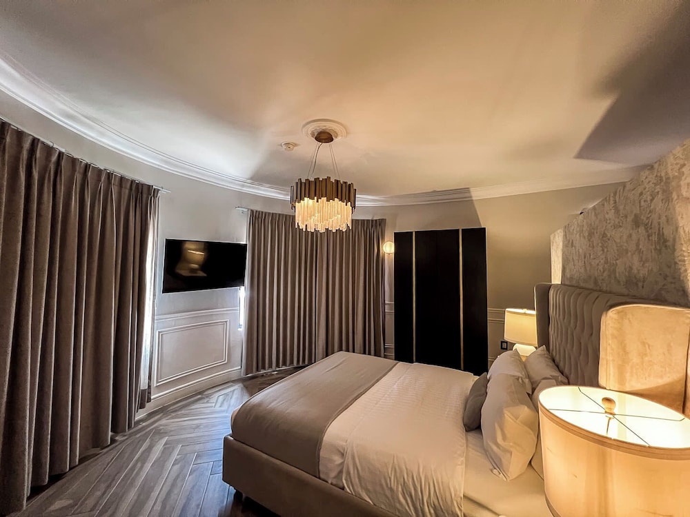 Room, 1 King Bed, Non Smoking photo 2