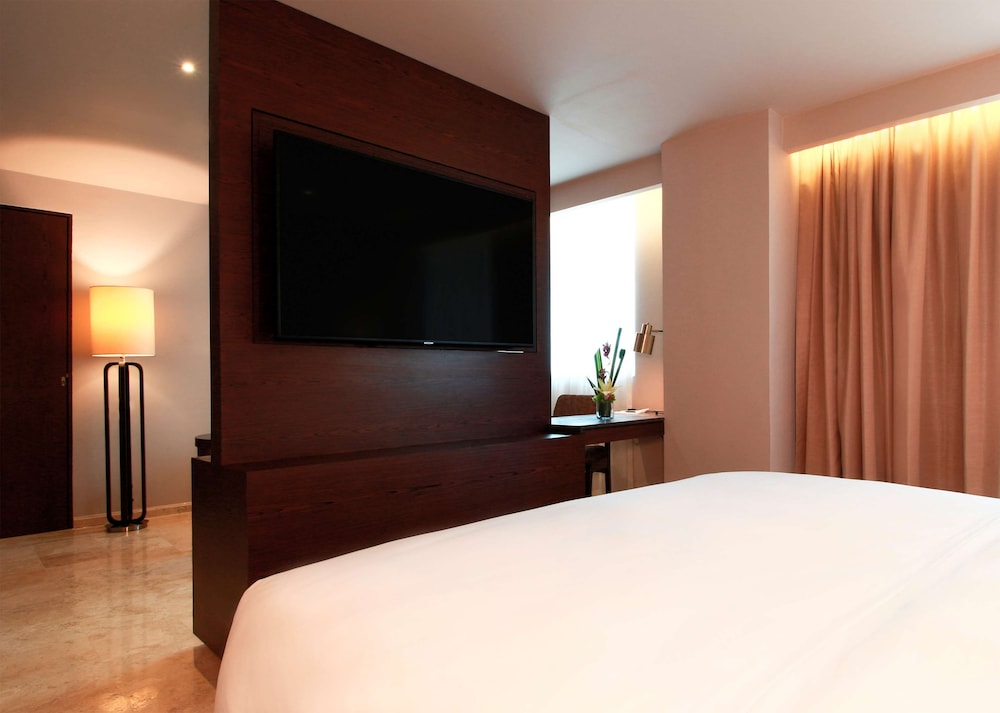 Club Room, 2 Double Beds, Accessible